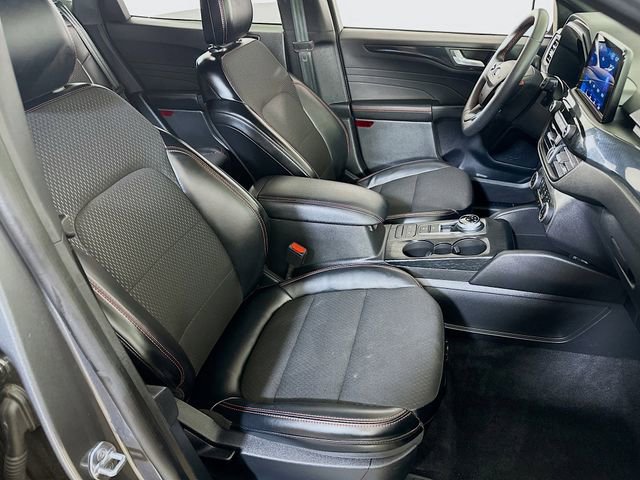 Certified 2025 Ford Escape ST-Line image 12