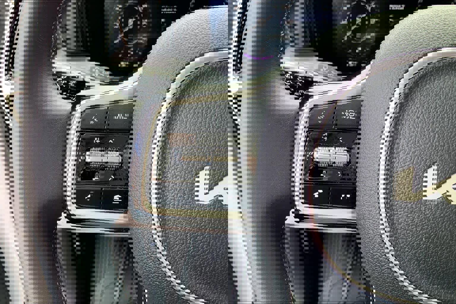 Used 2023 Kia Sorento SX image 23