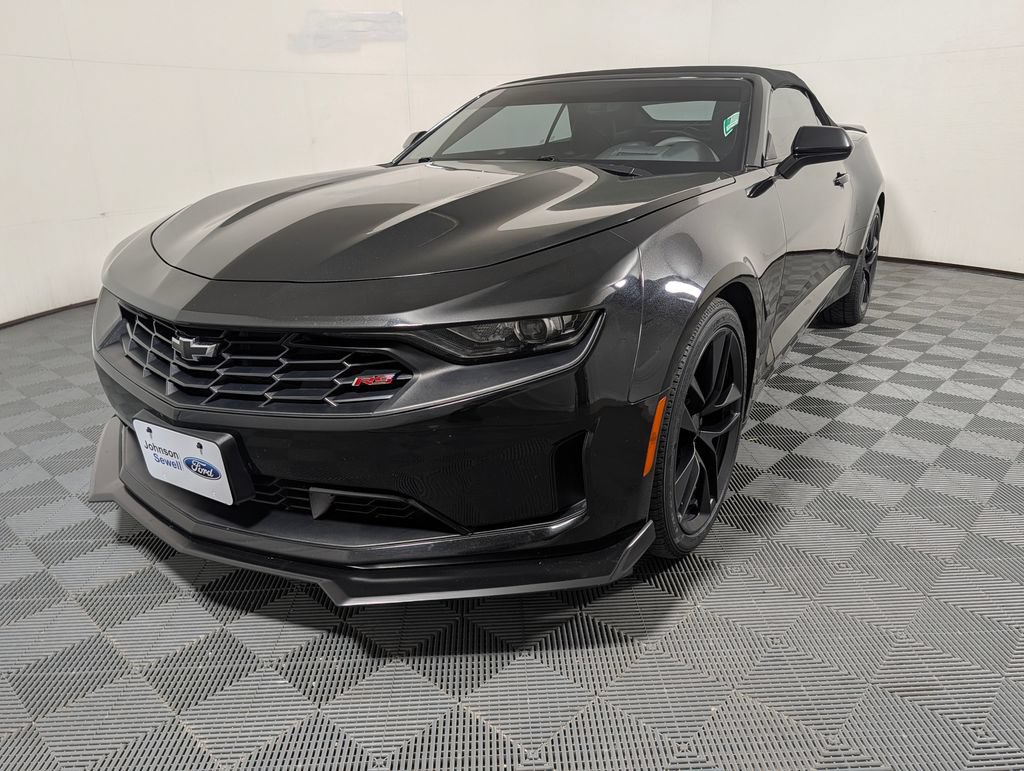 Used 2024 Chevrolet Camaro LT RWD image 4