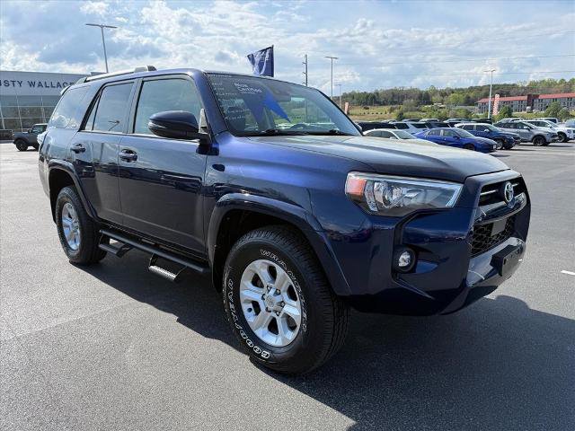 Used 2022 Toyota 4Runner SR5 Premium w/ Moonroof Package AWD/4WD image 2