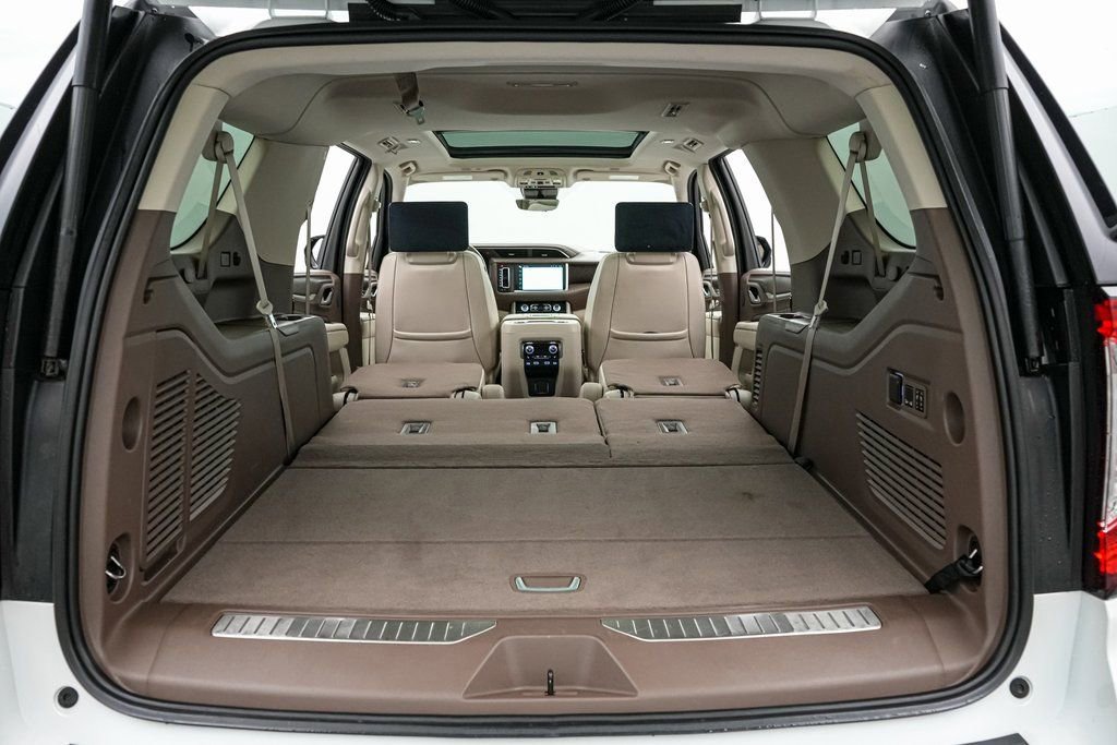 Used 2024 GMC Yukon XL Denali w/ Denali Reserve Package image 24
