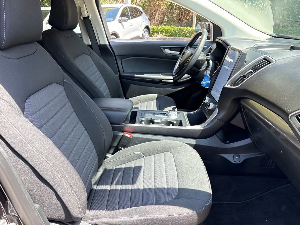 Certified 2024 Ford Edge SE w/ Black Appearance Package image 27