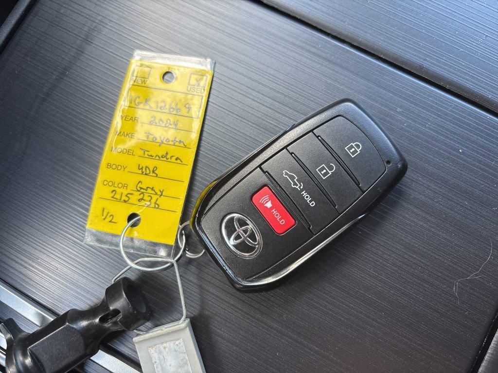 Used 2024 Toyota Tundra Platinum AWD/4WD image 12