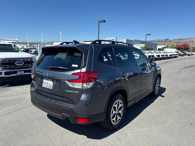 Used 2022 Subaru Forester Premium AWD/4WD image 6
