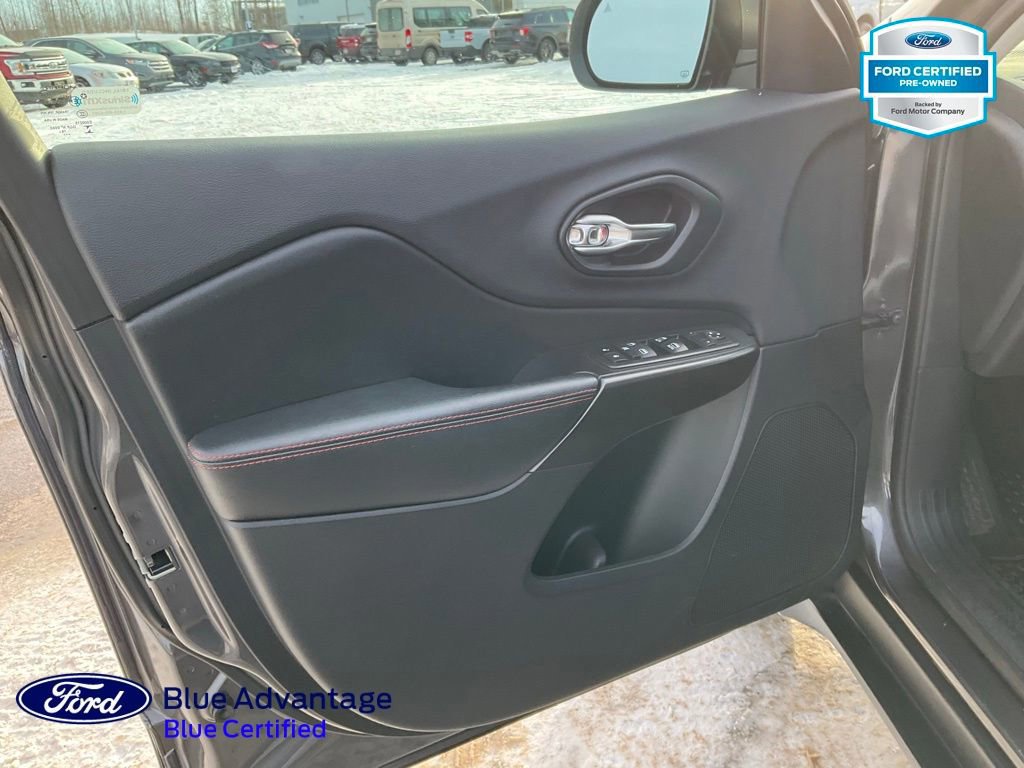 Used 2019 Jeep Cherokee Trailhawk w/ Cold Weather Group image 23