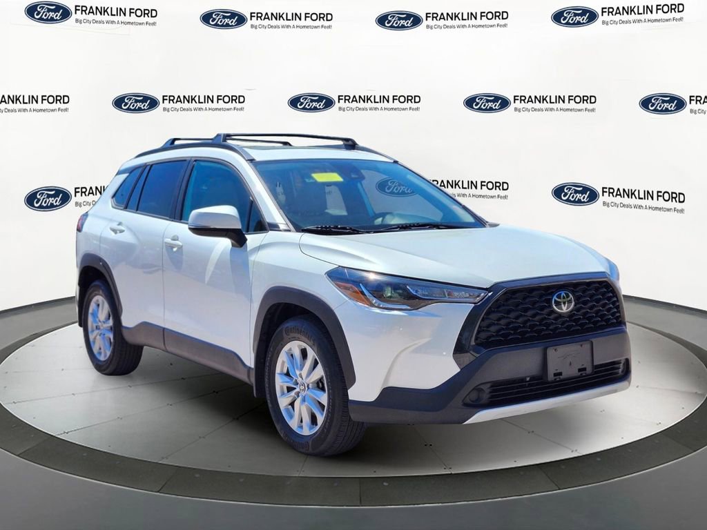 Used 2022 Toyota Corolla Cross LE w/ Moonroof Package AWD/4WD image 7