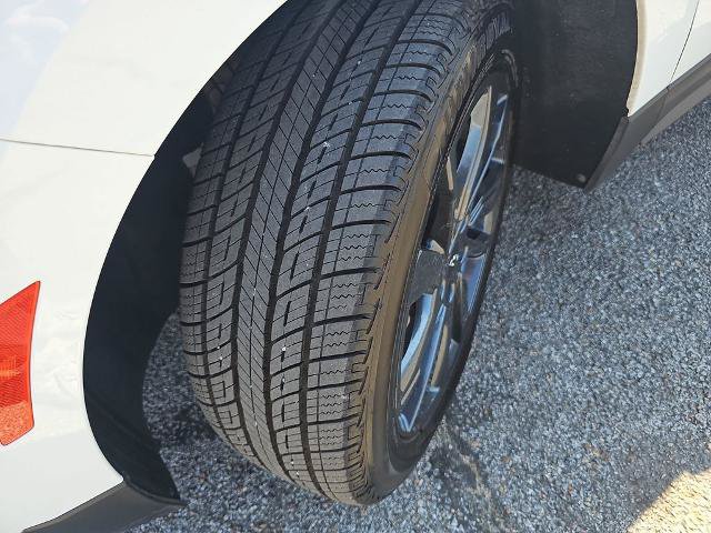 Used 2022 Chevrolet Equinox RS w/ Infotainment Package FWD image 33