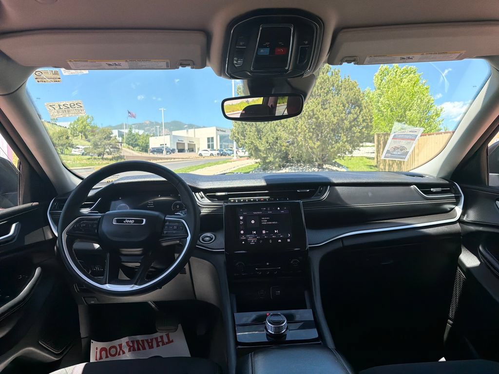 Used 2023 Jeep Grand Cherokee L Laredo AWD/4WD image 20