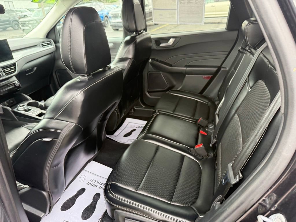 Certified 2024 Ford Escape Platinum AWD/4WD image 18