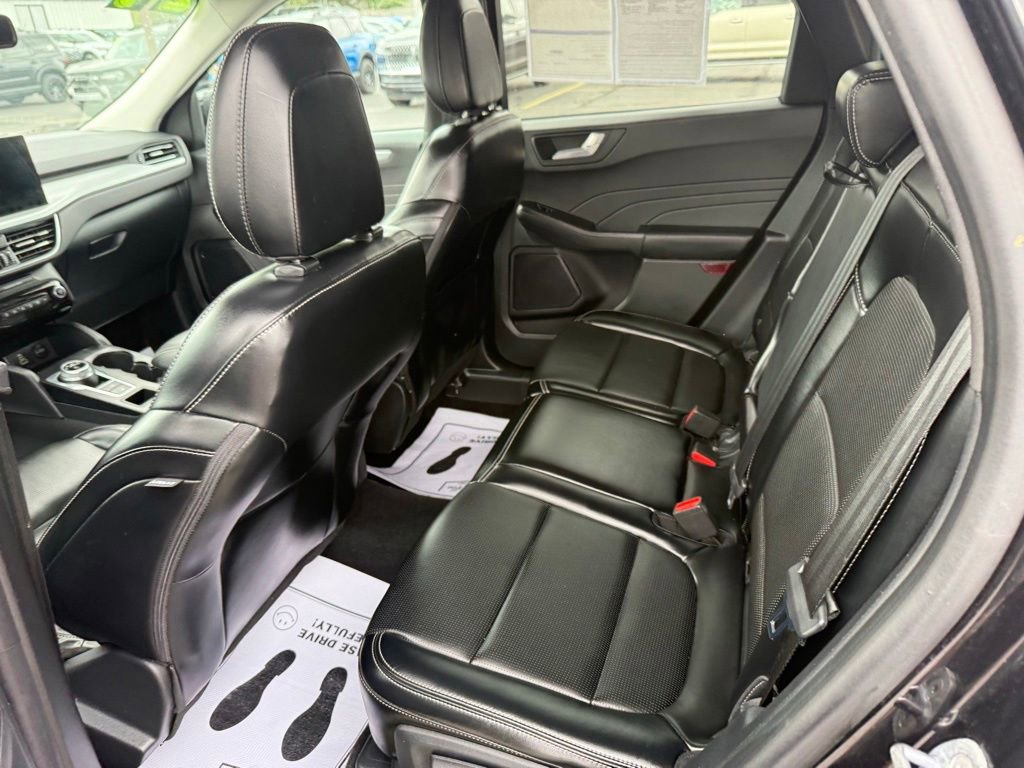 Certified 2024 Ford Escape Platinum AWD/4WD image 18