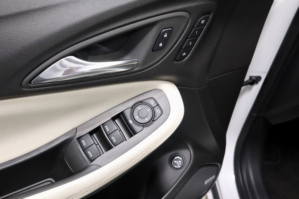 Used 2024 Buick Encore GX Avenir w/ Avenir Technology Package image 23