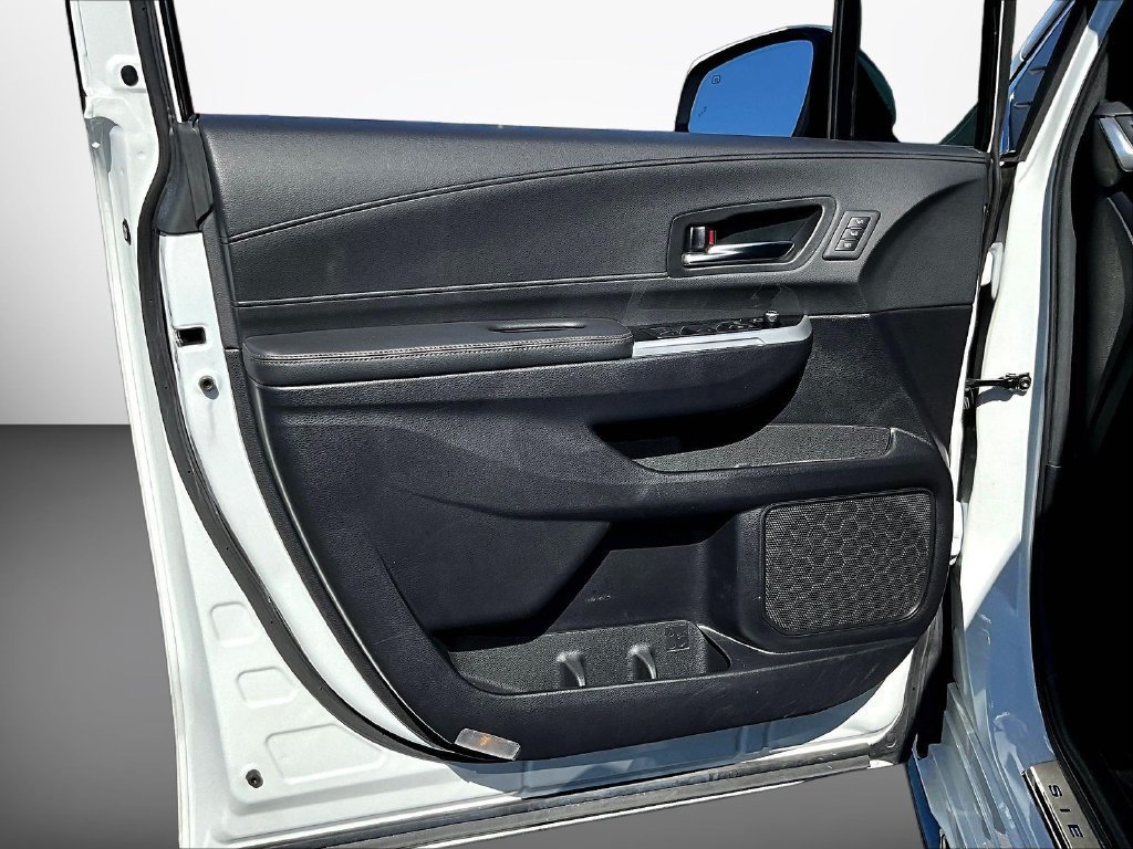 Used 2025 Toyota Sienna Platinum AWD/4WD image 24