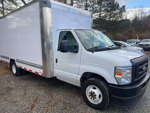 Certified 2024 Ford E-350 and Econoline 350 Super Duty w/ Driver's Safety Package image 3