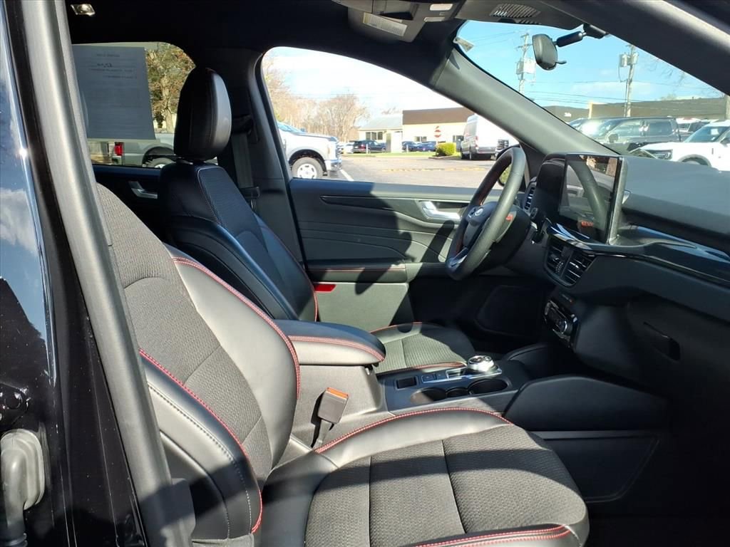 Certified 2023 Ford Escape ST-Line w/ Tech Pack #1 image 10