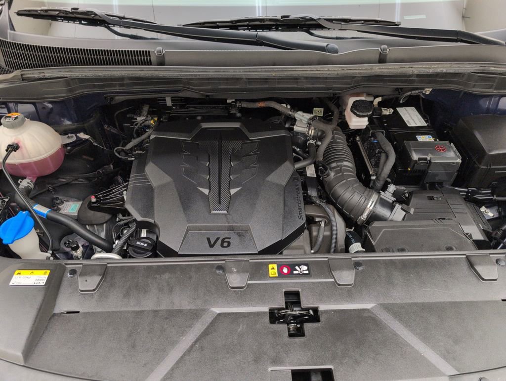 Used 2024 Kia Carnival LX image 45