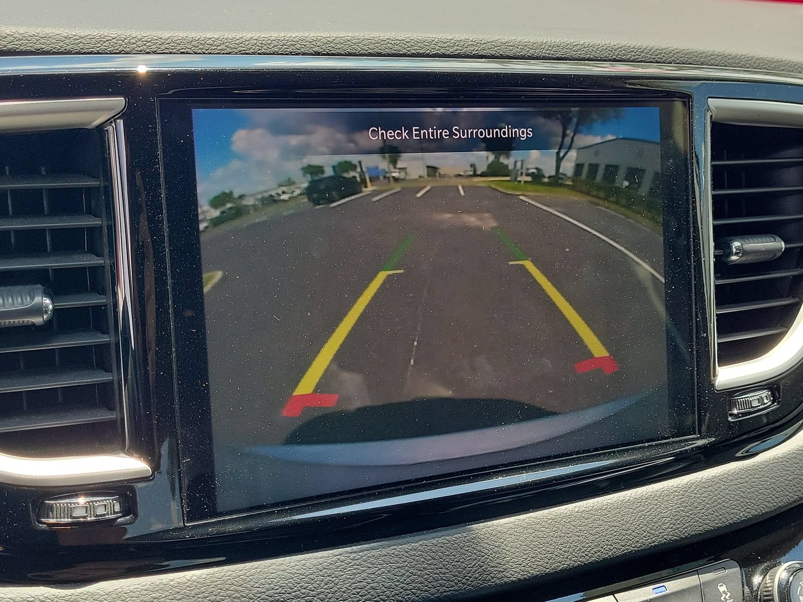 Used 2024 Chrysler Pacifica Touring-L FWD image 24