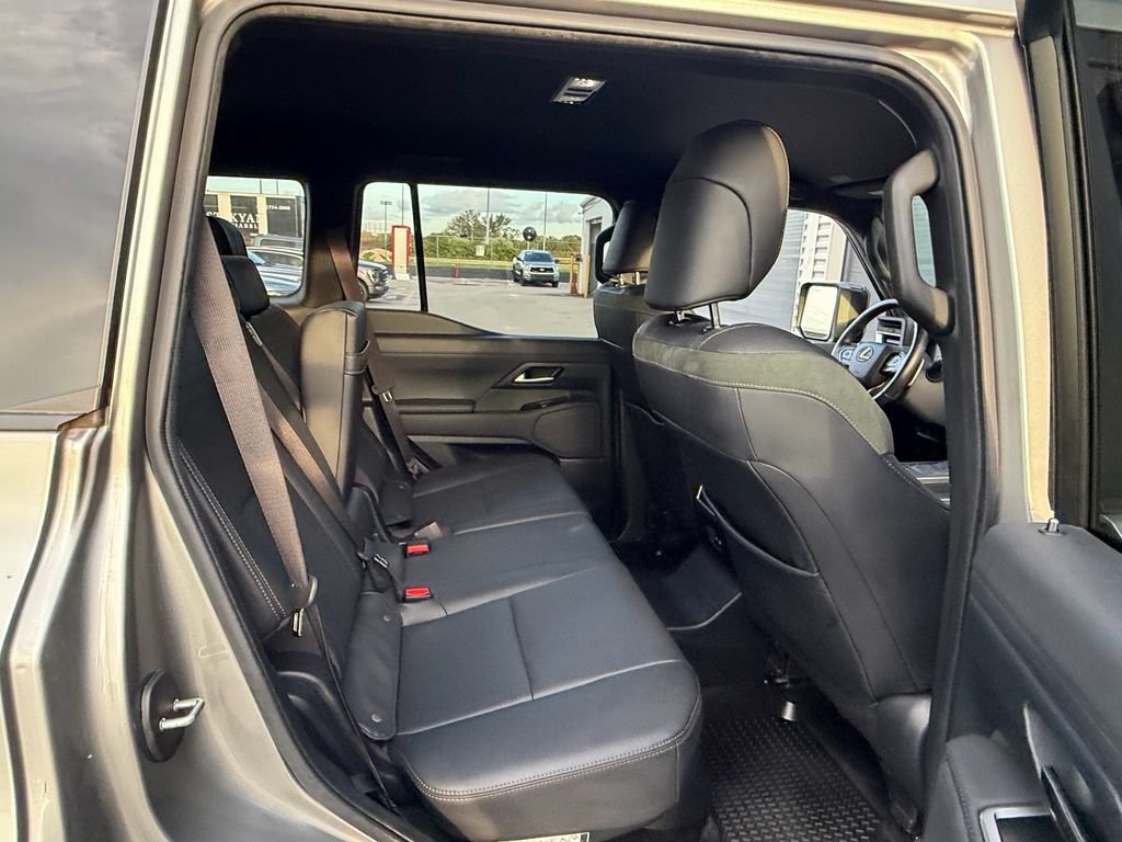 Used 2024 Lexus GX 550 AWD/4WD image 15