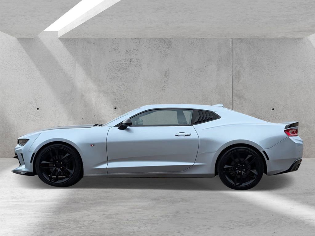 Used 2017 Chevrolet Camaro LT RWD image 5