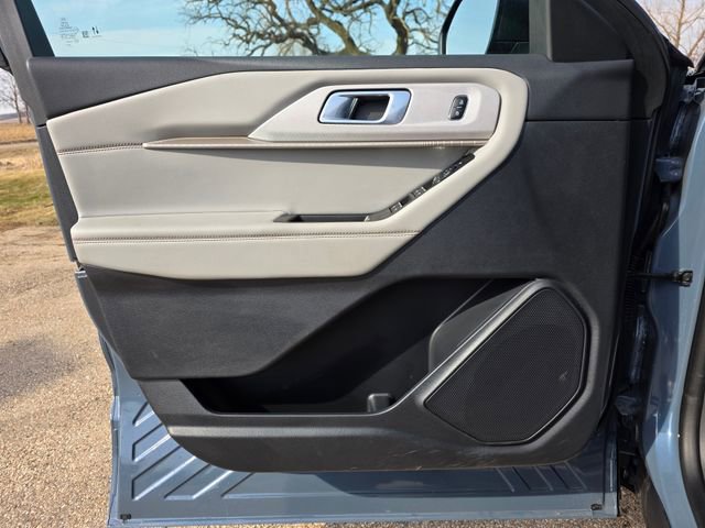 Certified 2025 Ford Explorer Active w/ Active Comfort Package image 6