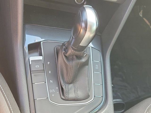 Used 2021 Volkswagen Tiguan S image 26