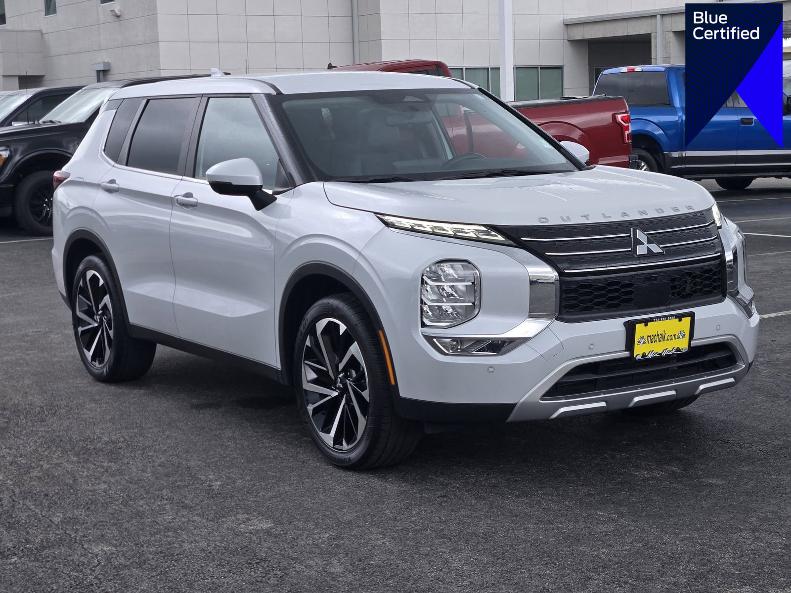 Used 2024 Mitsubishi Outlander SE