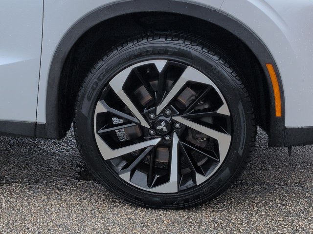 Used 2022 Mitsubishi Outlander ES FWD image 11