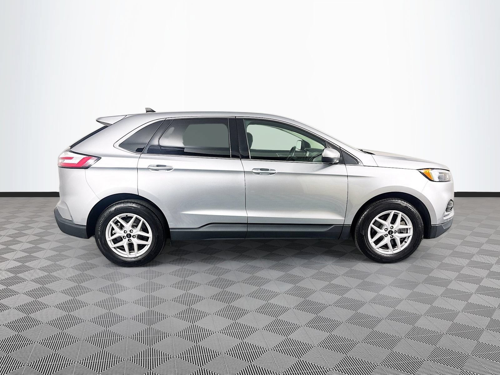 Certified 2023 Ford Edge SEL AWD/4WD image 8