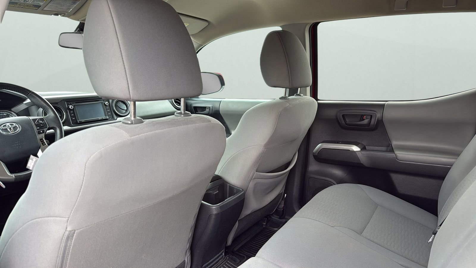 Used 2019 Toyota Tacoma SR5 AWD/4WD image 27