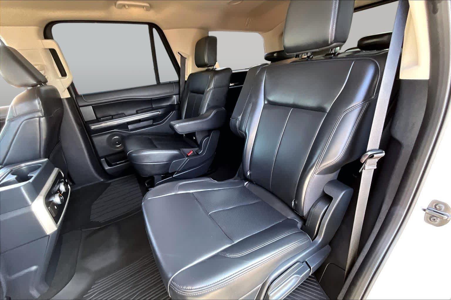 Certified 2024 Ford Expedition XLT RWD image 19