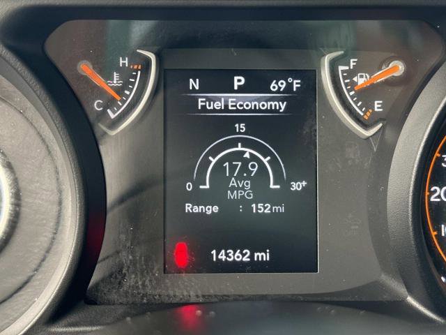 Used 2025 Jeep Wrangler Sport image 21