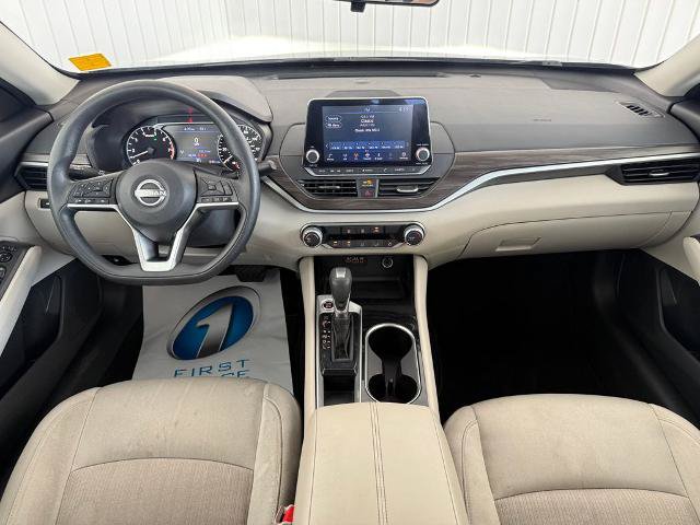 Used 2024 Nissan Altima 2.5 SV FWD image 3