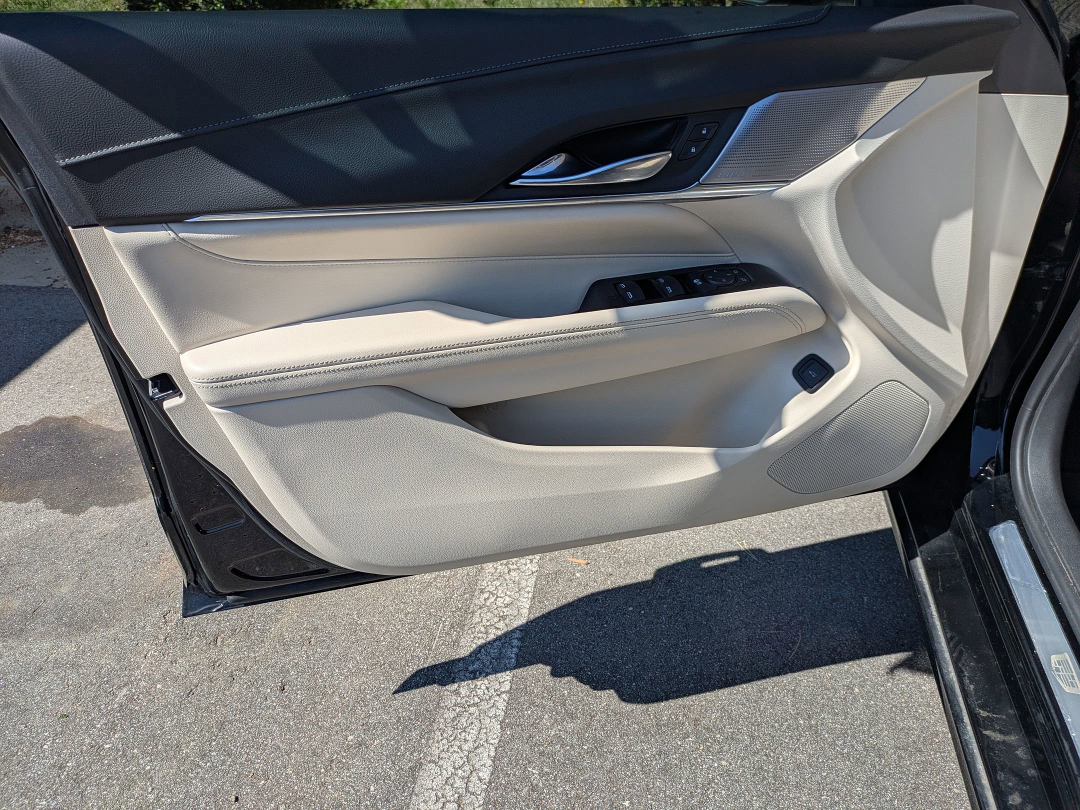 Used 2023 Cadillac CT4 Luxury w/ Sun And Sound Package image 10