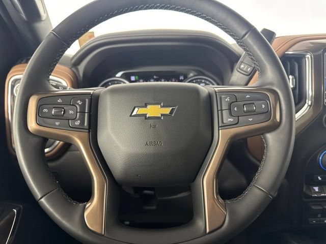 Used 2023 Chevrolet Silverado 2500 High Country w/ Technology Package AWD/4WD image 17