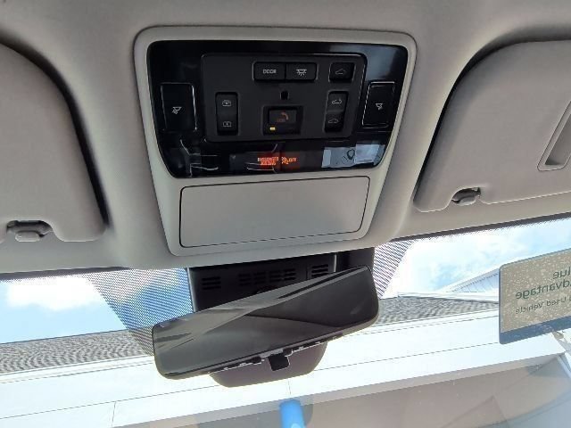 Used 2025 Toyota Grand Highlander AWD image 23
