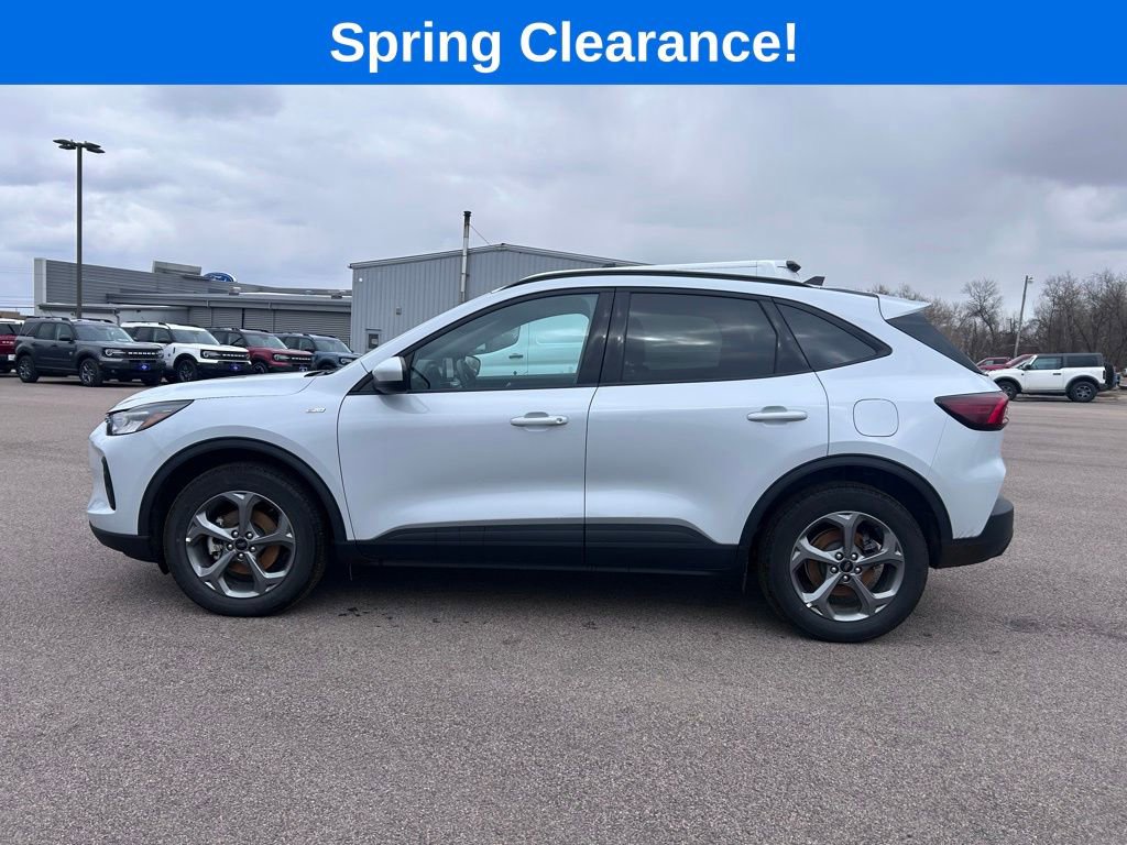 Certified 2025 Ford Escape ST-Line Select AWD/4WD image 3