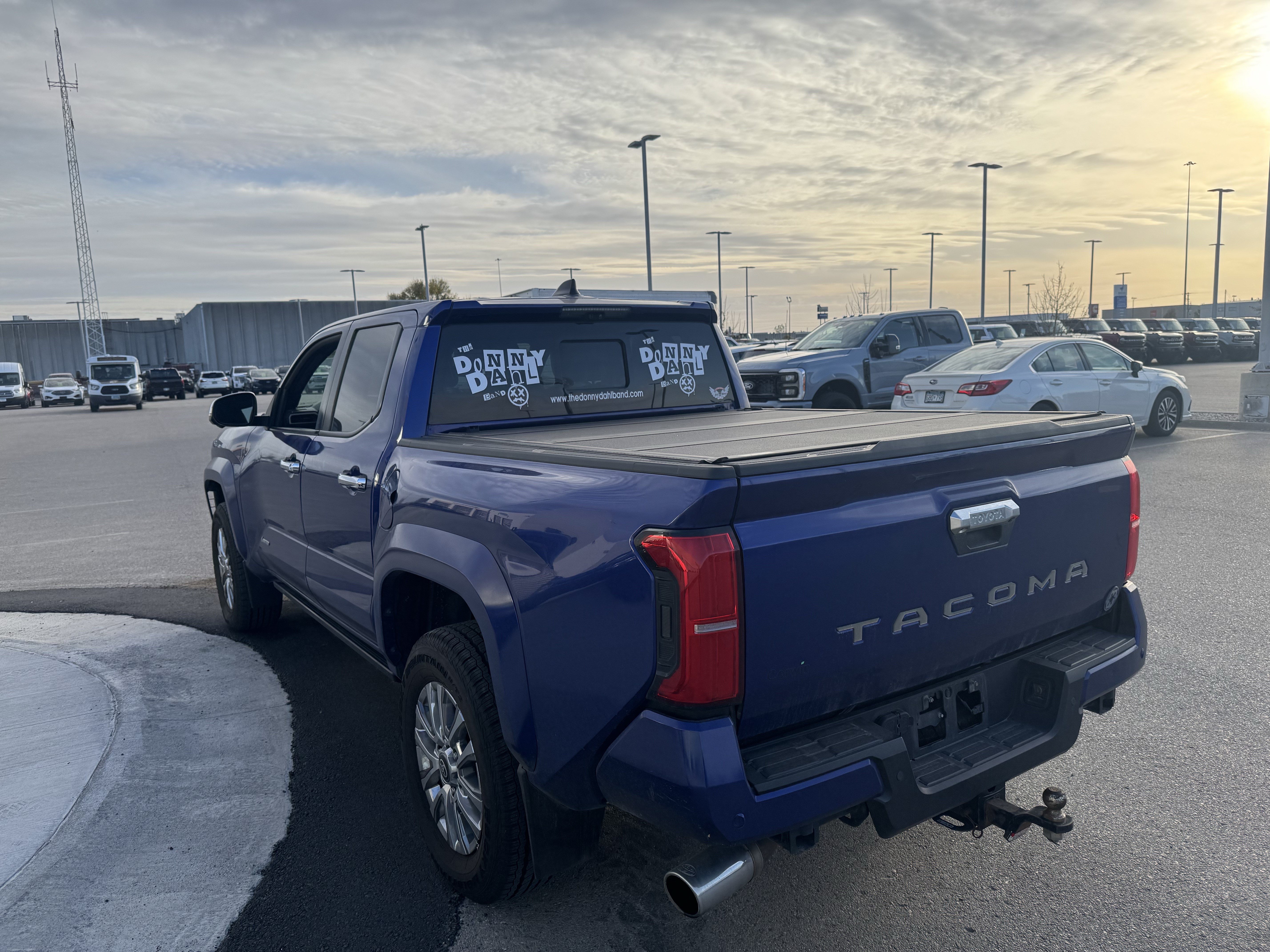 Used 2025 Toyota Tacoma Limited AWD/4WD image 4