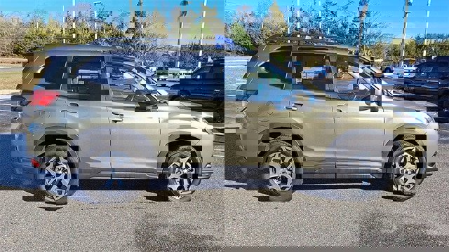 Used 2024 Subaru Forester Premium image 9