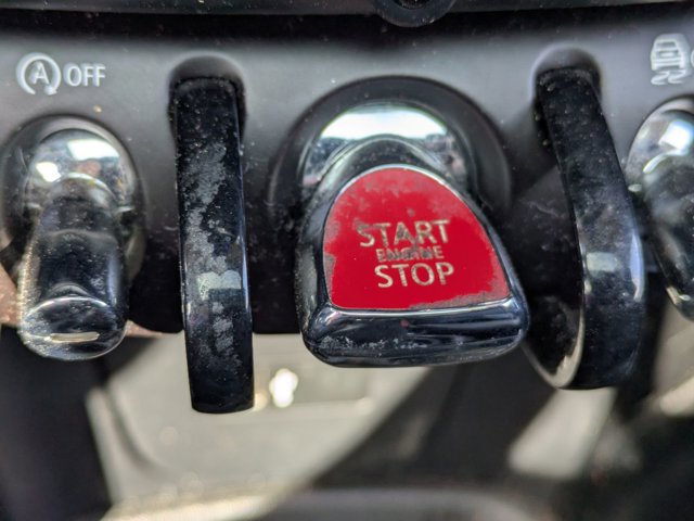 Used 2019 MINI Cooper 2-Door Hardtop image 22