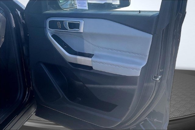 Certified 2023 Ford Explorer XLT w/ Equipment Group 202A RWD image 24