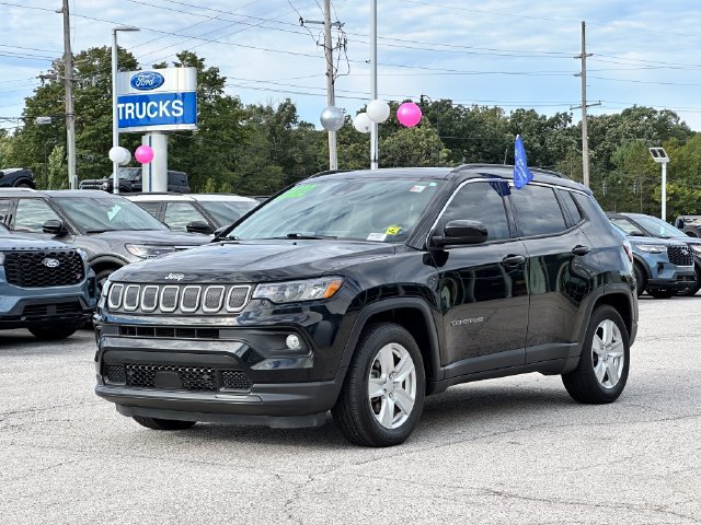 Used 2022 Jeep Compass Latitude w/ Sun and Sound Group FWD image 3