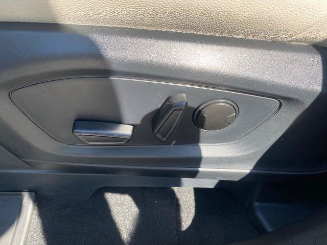 Certified 2025 Ford Explorer Active w/ Active Comfort Package RWD image 15