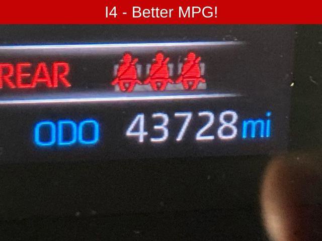 Used 2019 Toyota RAV4 LE w/ Carpet Mat Package AWD/4WD image 7