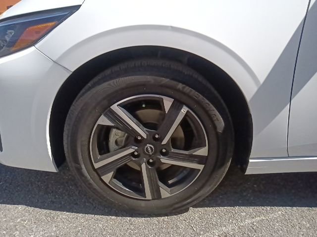 Used 2025 Nissan Sentra SV FWD image 10