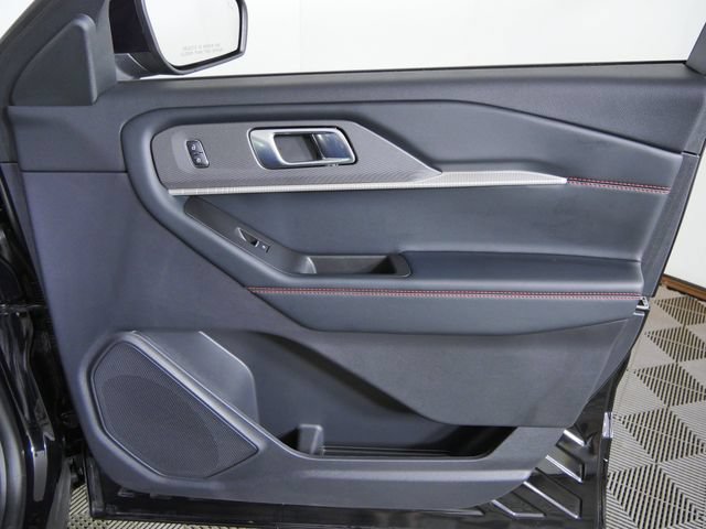 Certified 2025 Ford Explorer ST-Line w/ Premium Package AWD/4WD image 11