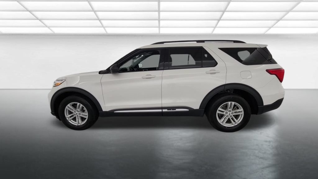 Certified 2024 Ford Explorer XLT w/ Equipment Group 202A AWD/4WD image 6