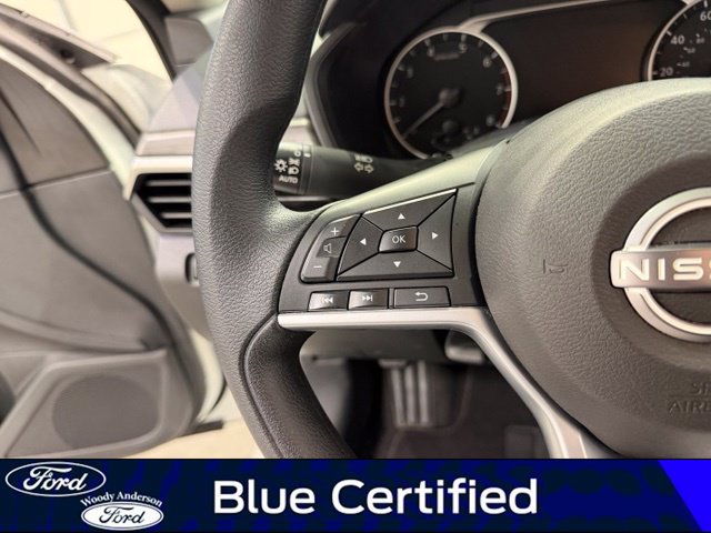Used 2025 Nissan Altima 2.5 SV FWD image 11