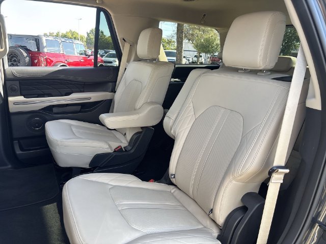 Certified 2024 Ford Expedition Platinum RWD image 32