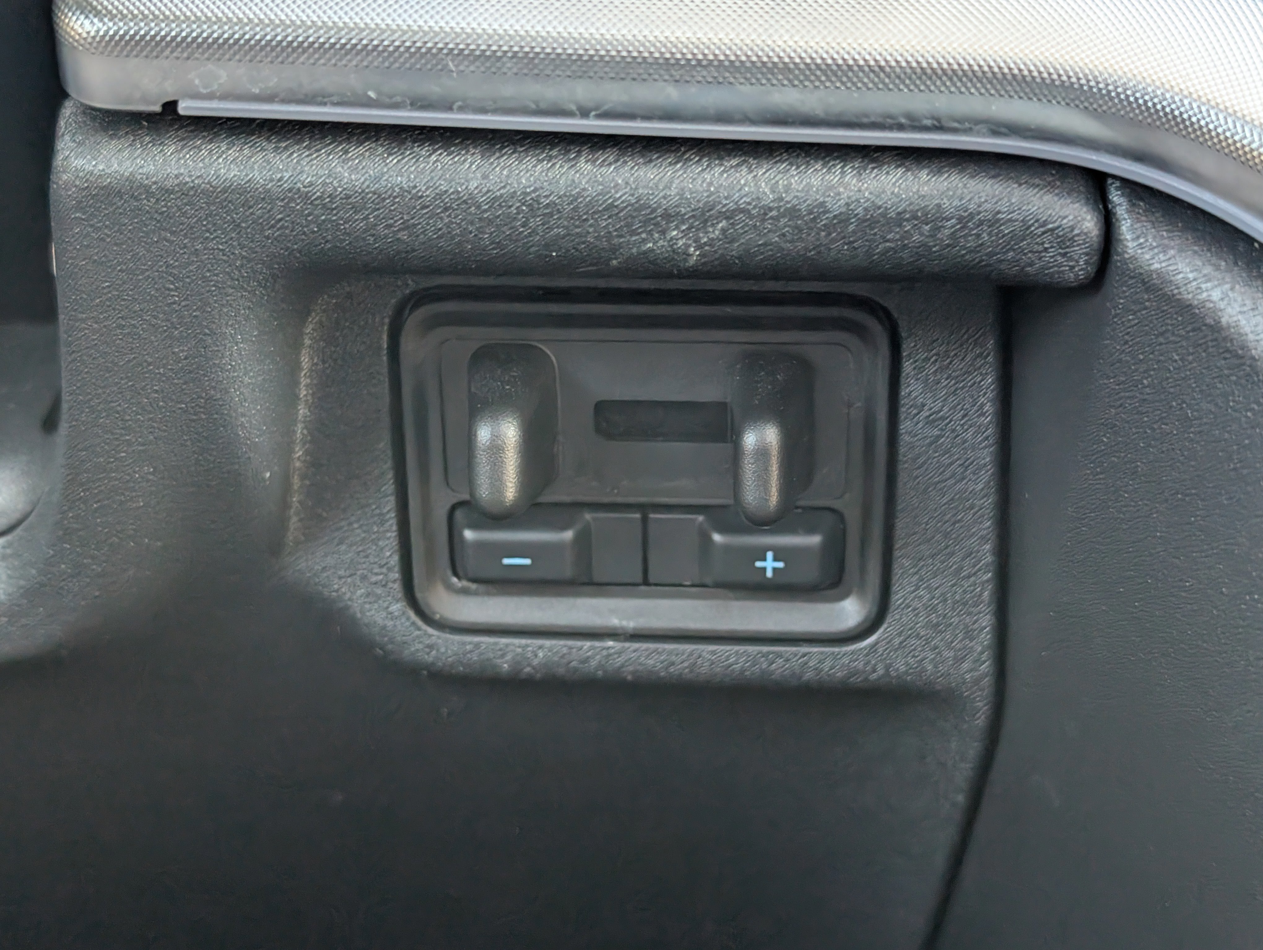 Certified 2025 Ford Expedition Platinum image 32