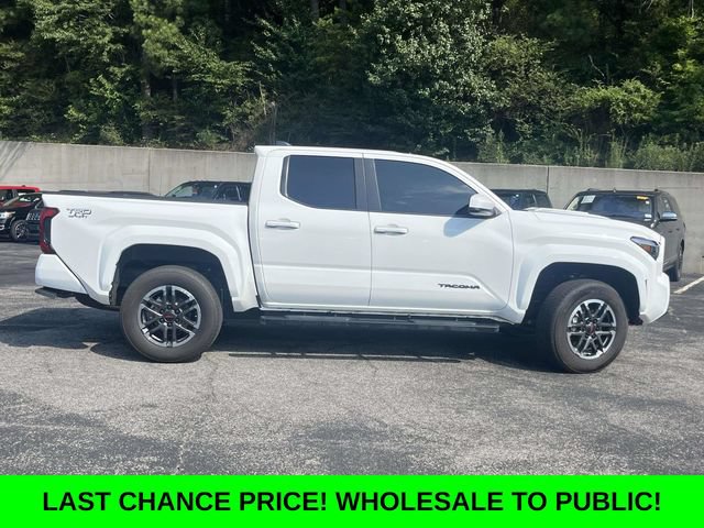 Used 2026 Toyota Tacoma TRD Sport AWD/4WD image 2