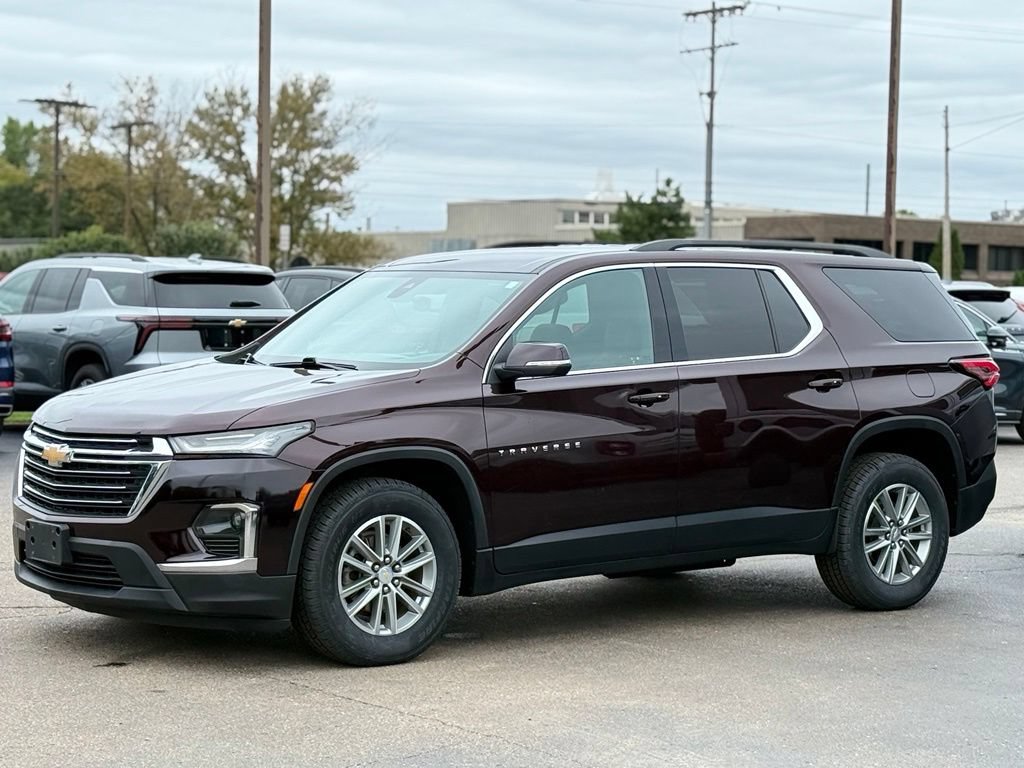 Used 2023 Chevrolet Traverse LT AWD/4WD image 39